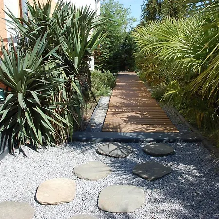 לינה וארוחת בוקר Chaleemar