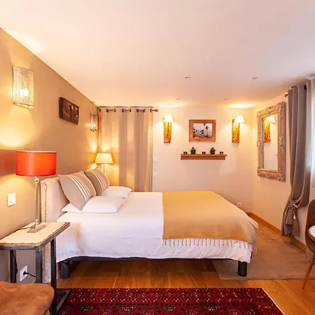 לינה וארוחת בוקר Chaleemar 3*