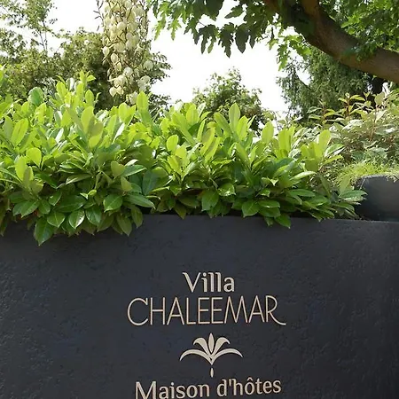 לינה וארוחת בוקר Chaleemar ברוז'